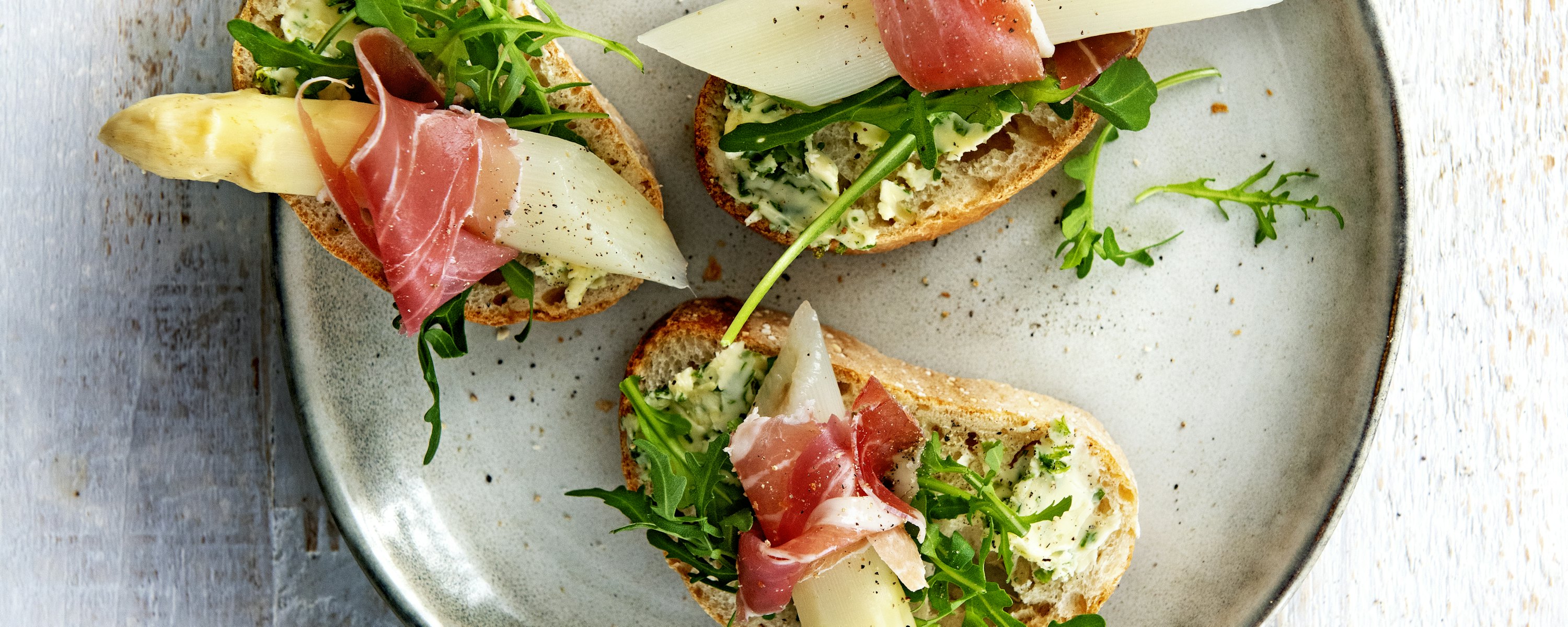 Asperge Borrelhapje met asperge en ham