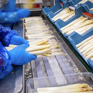 Placeholder for 2021 0526 asperges schillen en topsealen 12